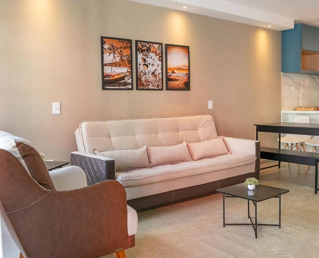 Apartamento De 2 Suites Para Ate 8 Pessoas Em Condominio A 3 Minutos A Pe Da Praia De Taperapuan Porto Seguro
